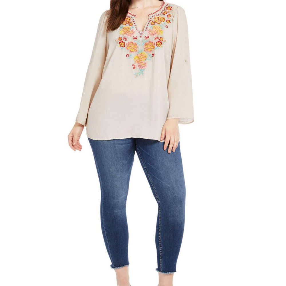 Andree By Unit Notch Neck Embroidered Taupe